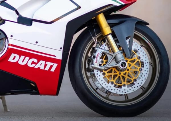 Ducati Panigale V4 Speciale Braking Safety