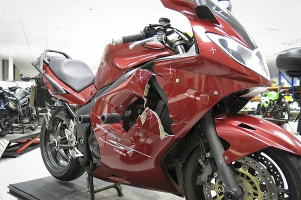 The Relationship between Vehicle Color and Crash Risk motorcycle